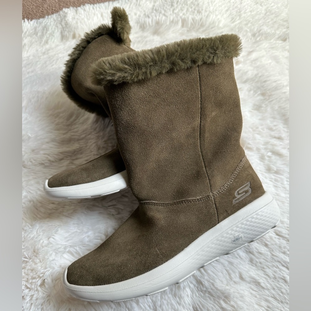 NWOT Women’s Skechers On-the-go Encore Snow Flurry Mid Calf Boots